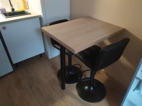 Studette COSY 2 couchages proche TOURS in Szent Avertin