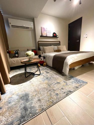 Funky HQ - 1BR Eastwood Global Plaza 2