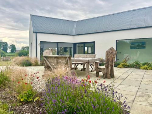 Red Sheds Villa Portarlington in Portarlington