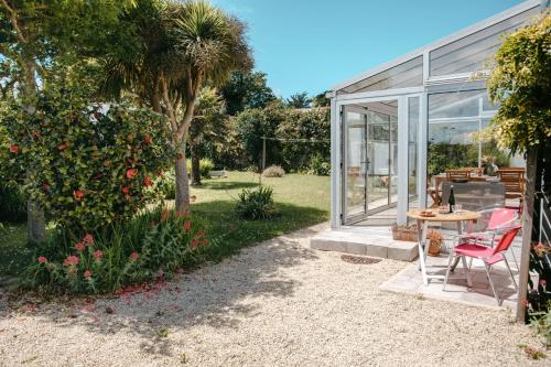 Jolie maison avec jardin en bord de mer gîte à louer Lilia