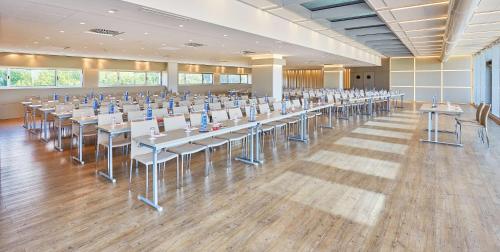 NH Collection Santiago de Compostela - image 9