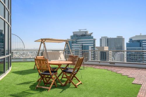 Silkhaus Vacation Homes Cozy Studio at Madison in Barsha Heights - image 4