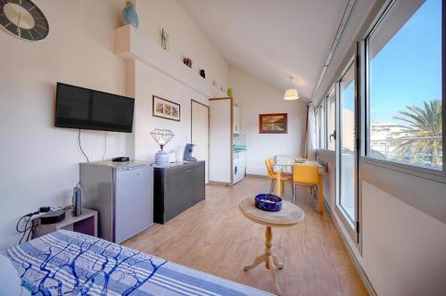 設施, Neat apartment with air conditioning in the heart of Cannes in 蘇給老城