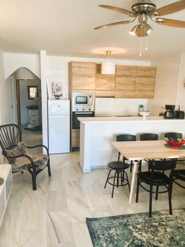 2Mh asunto aivan merenrannassa210 in Torremuelle