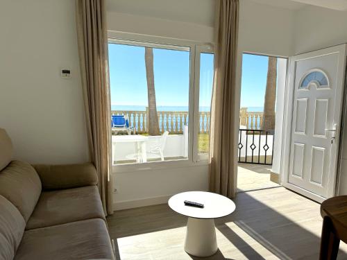 Apartamentos Perla Marina - image 4