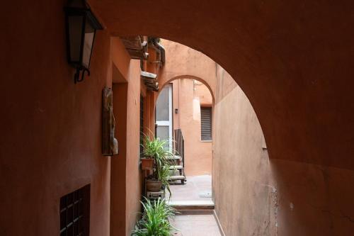 Trastevere Rooftop Terrace Courtyard Loft, Rome (photo 9)