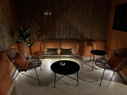 Trastevere Rooftop Terrace Courtyard Loft, Rome (photo 2)