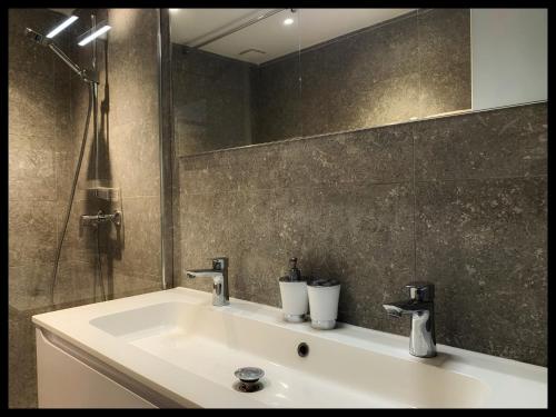 Villa DOLCE, piscine privée chauffée & jacuzzi privatif, 5mn des plages, Porto-Vecchio (photo 2)
