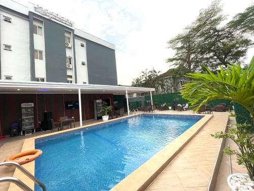 Swimming pool, PRESKEN HOTEL @ RESIDENCE in Onigbongbo