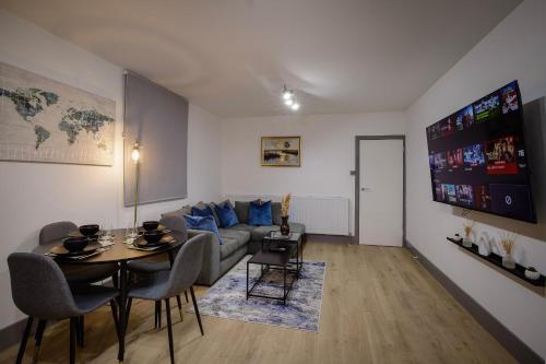 2 Bedroom, 1 Bathroom apartment