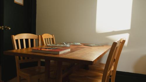 4 Friends House - image 4