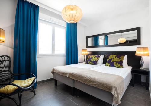 2 twin beds