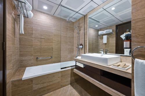 room detail thumbnail 2