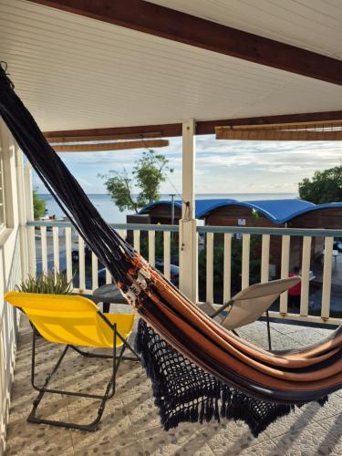 Trois Rivières T2 avec grande terrasse ombragée vue mer Trois Rivières T2 avec grande terrasse ombragée vue mer