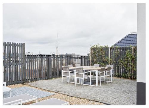 Luxury apartment near the water in Offingawier