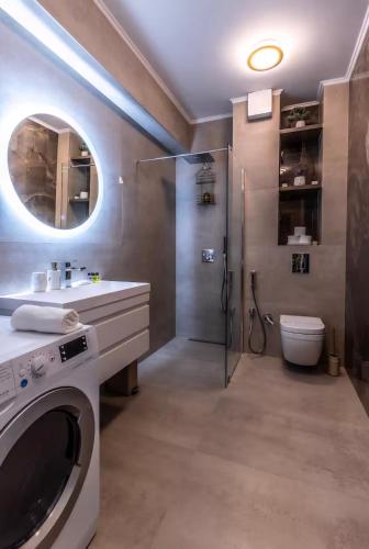 One-Bedroom Premium Apartment image 2
