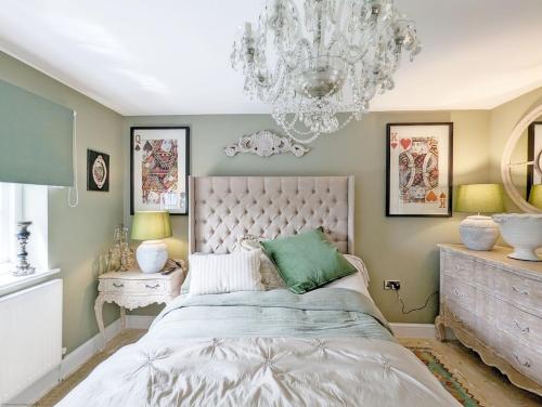 Stunning property, spacious, gardens, koi pond, patios and parking gîte à louer West Stoke