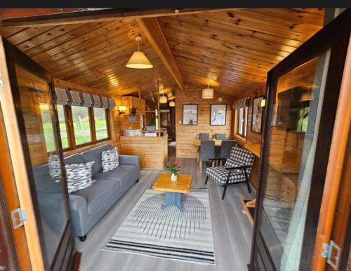 Bure River Lodge Houseboat in Dilhema