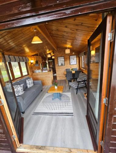 Filby Broads Lodge Houseboat in Dilhema