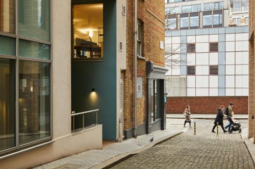 Blueprint Living Apartments -Turnmill Street - image 6