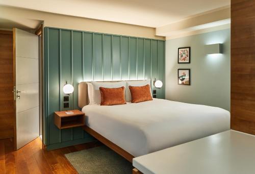 Blueprint Living Apartments -Turnmill Street - image 3