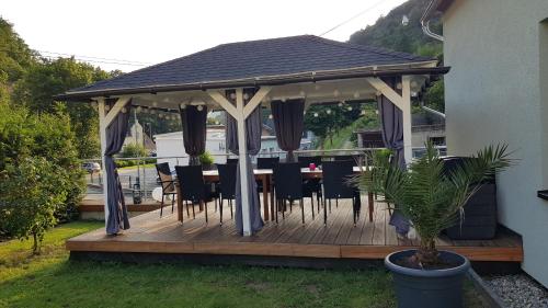 Ferienhaus Loreleytraum, Wohnung Erdgeschoss in Sankt Goarshausen