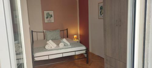 Rose Apartment Athens Center , 5BD, 2 BATH, Athens