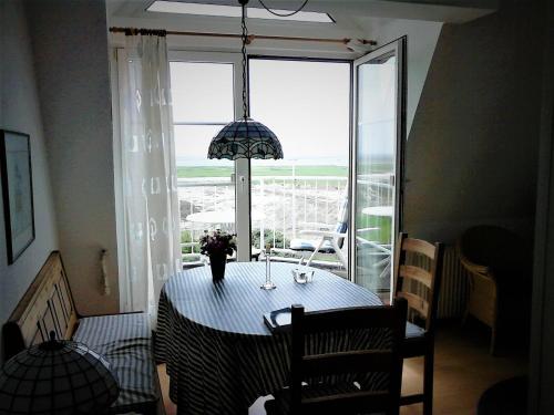 Friesenhaus am Meer in Dagebull