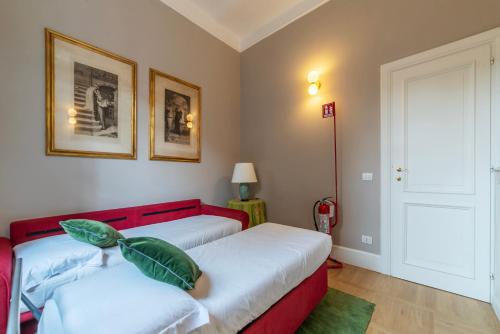 Santa Maria alle Fornaci - FromHometoRome, Рим (фото 9)