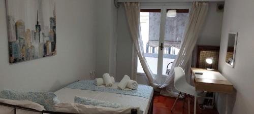 Vintage Apartment Athens Center 6BD-2BATH, Athens