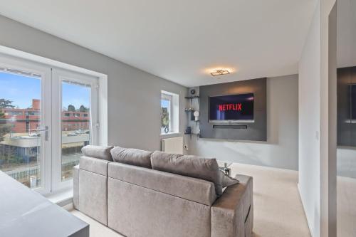 Spacious and Modern 2BR Stay Free Parking and WiFi in Sutton Coldfield