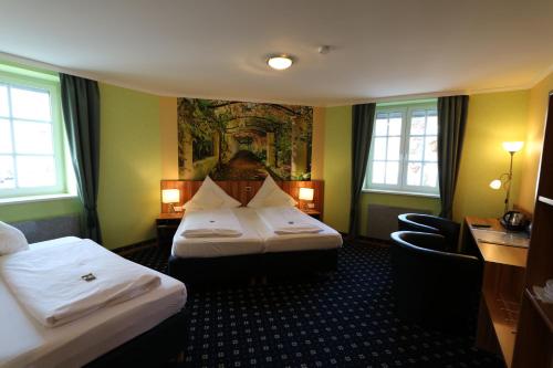 Hotel Deutscher Hof Room Type - Triple Room