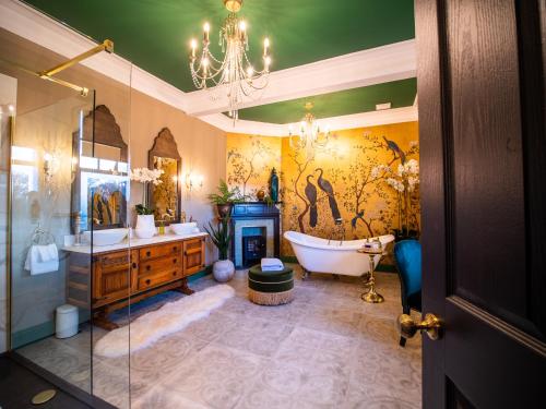 Bathroom, Abbotsford Hotel in Ayr