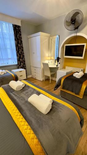 Piccolino Hyde Park Hotel – London, 07