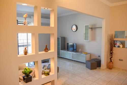 Cozy flat on the main square, 10min to the sea, Kalamata (Foto 3)