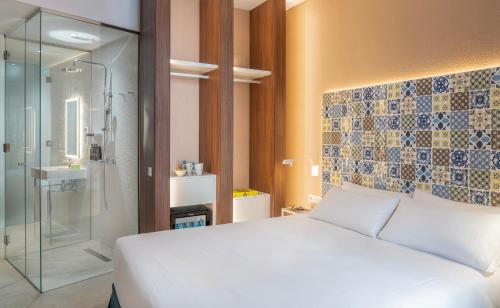 Axel Hotel Valencia - Adults Only - image 4