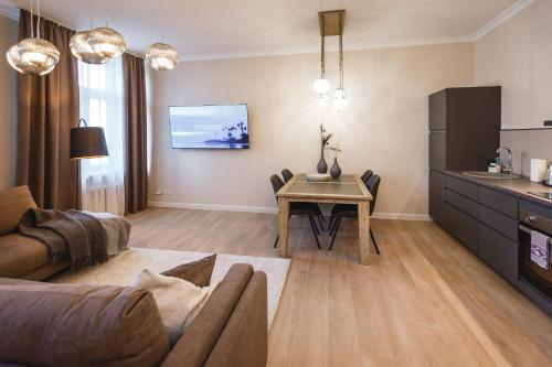 Two-Bedroom Apartment room in Bearsleys Downtown Apartments