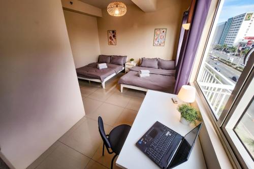 Spacious 2br 110sqm, near MOA, PS4, Printer - Tap to explore photos