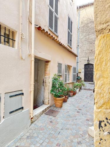 NEW - Studio Vieil Antibes - Les Remparts, Antibes (fotografie 10)