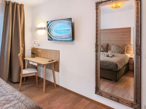Luxus Apartments im Zentrum Nürnbergs, nahe Messe, mit Balkon & Parkplatz, nähe Playmobilfunpark, Self-Check-in, Nürnberg (Foto 10)