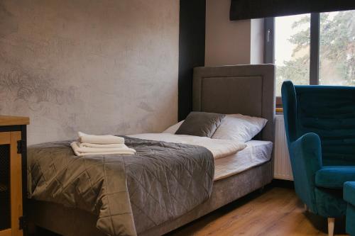 1 double bed, 1 twin bed