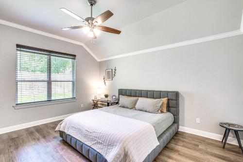 Peaceful Flint Home, Close to Lake Palestine! Peaceful Flint Home, Close to Lake Palestine!