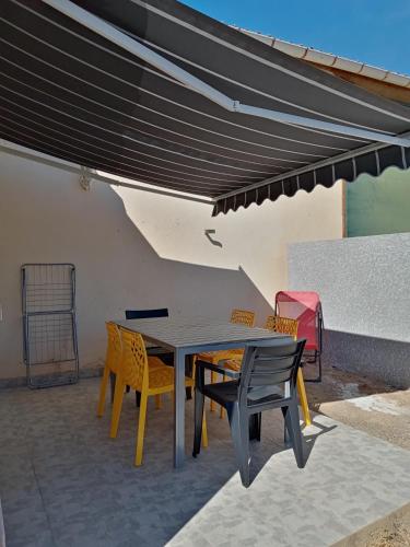 Charmant gîte au coeur des Corbières – khách sạn tại Tuchan
