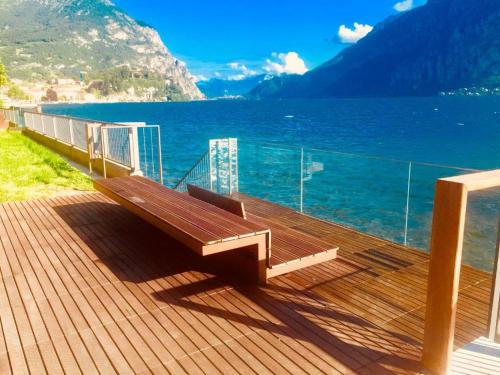1 queen bed, 2 sofa beds