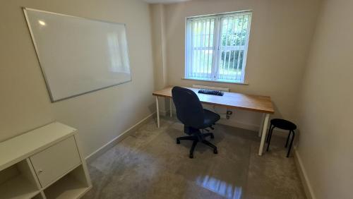 Private Luxury Ensuite Room Southampton - image 4
