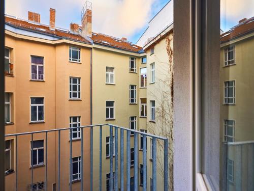 Selina Berlin Mitte Room Type - Standard Room with Balcony Selina Berlin Mitte Room Type - Standard Room with Balcony