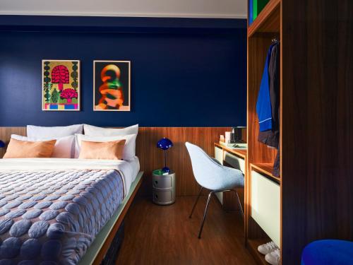 Medium Room image 4