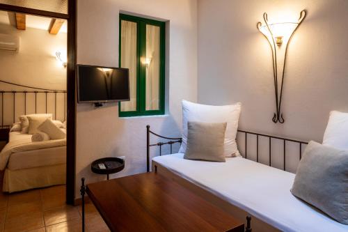 Two-Bedroom Apartment (4 Adults)