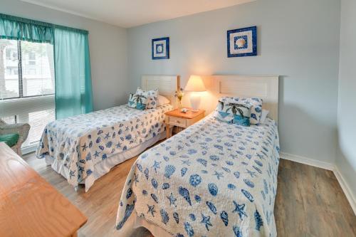 Updated Myrtle Beach Retreat 3 Minutes to Beach! - image 10