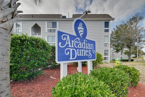 Updated Myrtle Beach Retreat 3 Minutes to Beach! - image 12